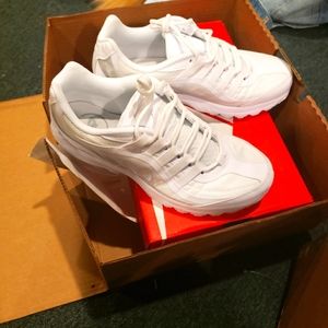 NWT NIKE WOMEN'S AIR MAX